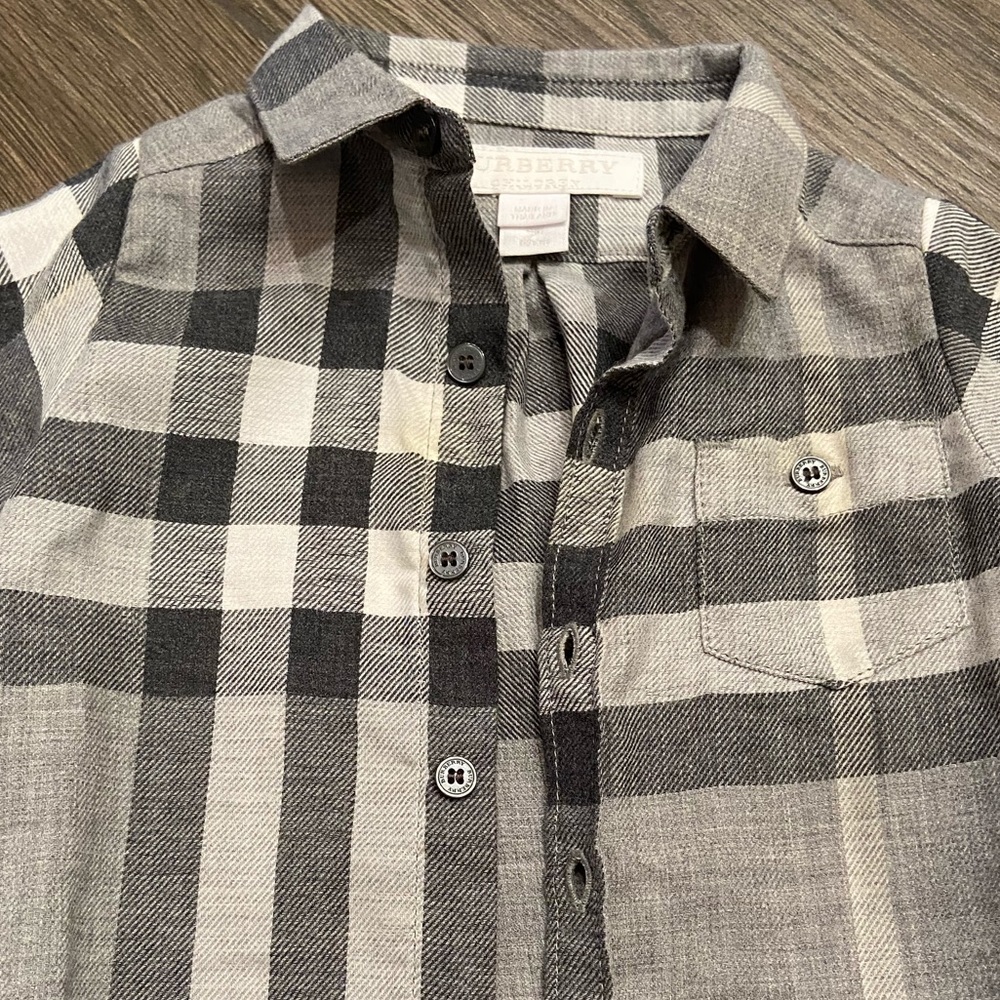 Burberry shirt - Picture 2 of 3